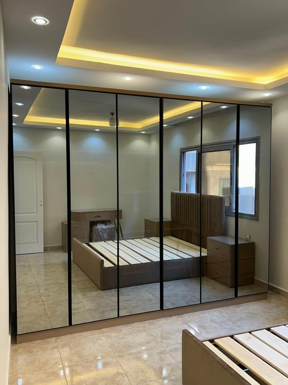 Custom wardrobe and walk-in closet 6