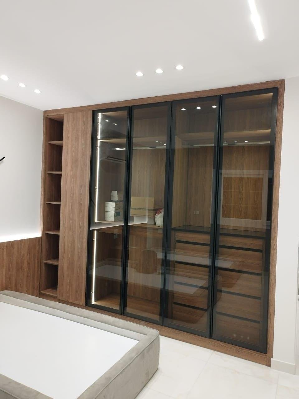 Custom wardrobe and walk-in closet 8