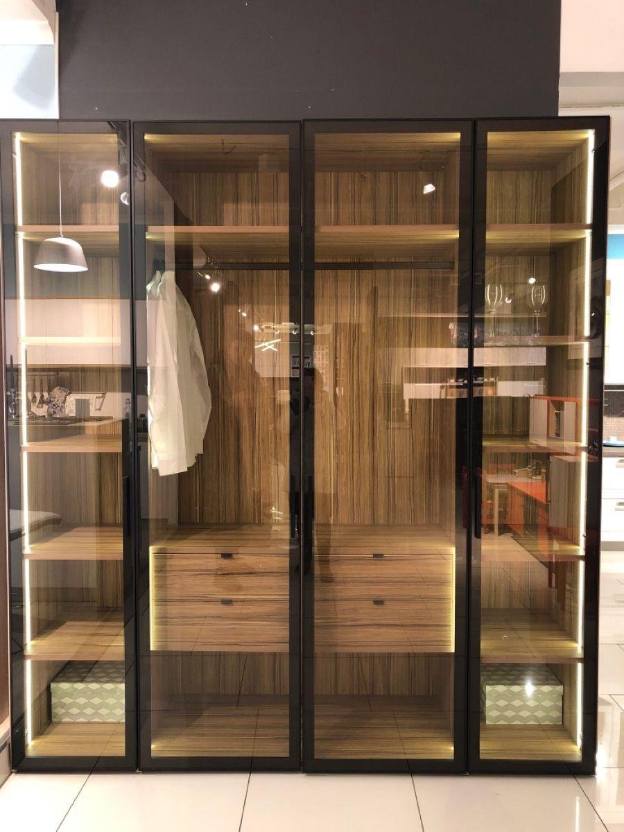 Custom wardrobe and walk-in closet 11