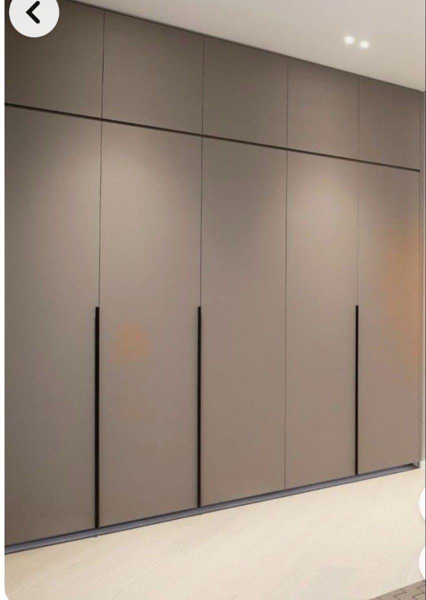 Custom wardrobe and walk-in closet 16